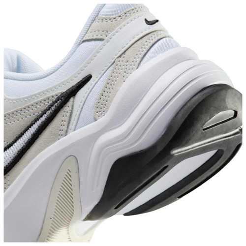 Nike AL8